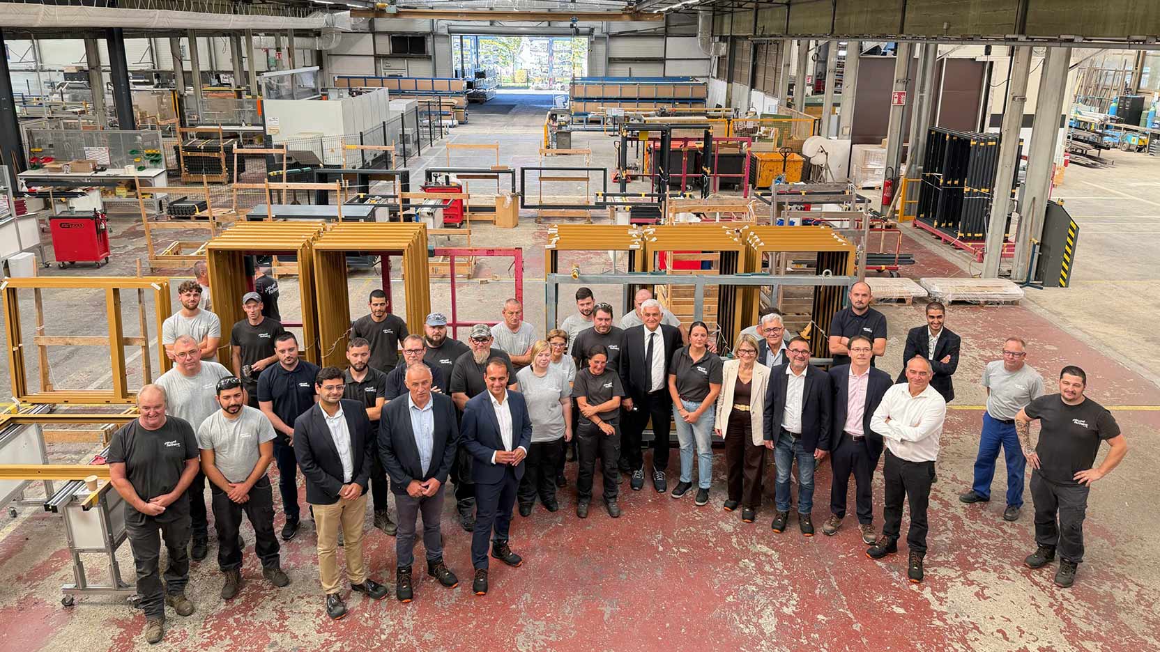 Visite d’Hervé Morin dans l’usine Paquet Fontaine à L’Aigle